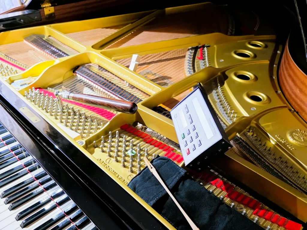 Accordatura del pianoforte yamaha conservatory C3.